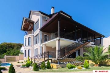 Фото №1: Дом 384 м² - Сочи, р. Адлерский, ул. Ворошиловградская, 252/2