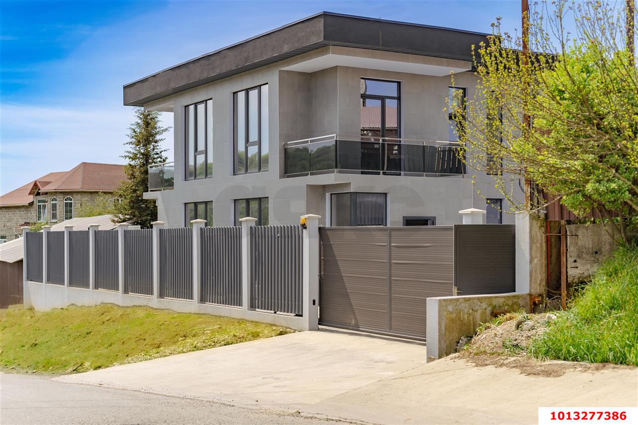 Фото №1: Дом 166 м² + 3.75 сот. - Высокое, р. Адлерский, ул. Геленджикская, 63Г