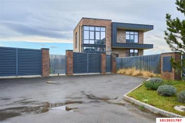 Фото №1: Дом 185 м² - Краснодар, п. коттеджный  Новая Елизаветка, ул. имени Степана Булатецкого, 2