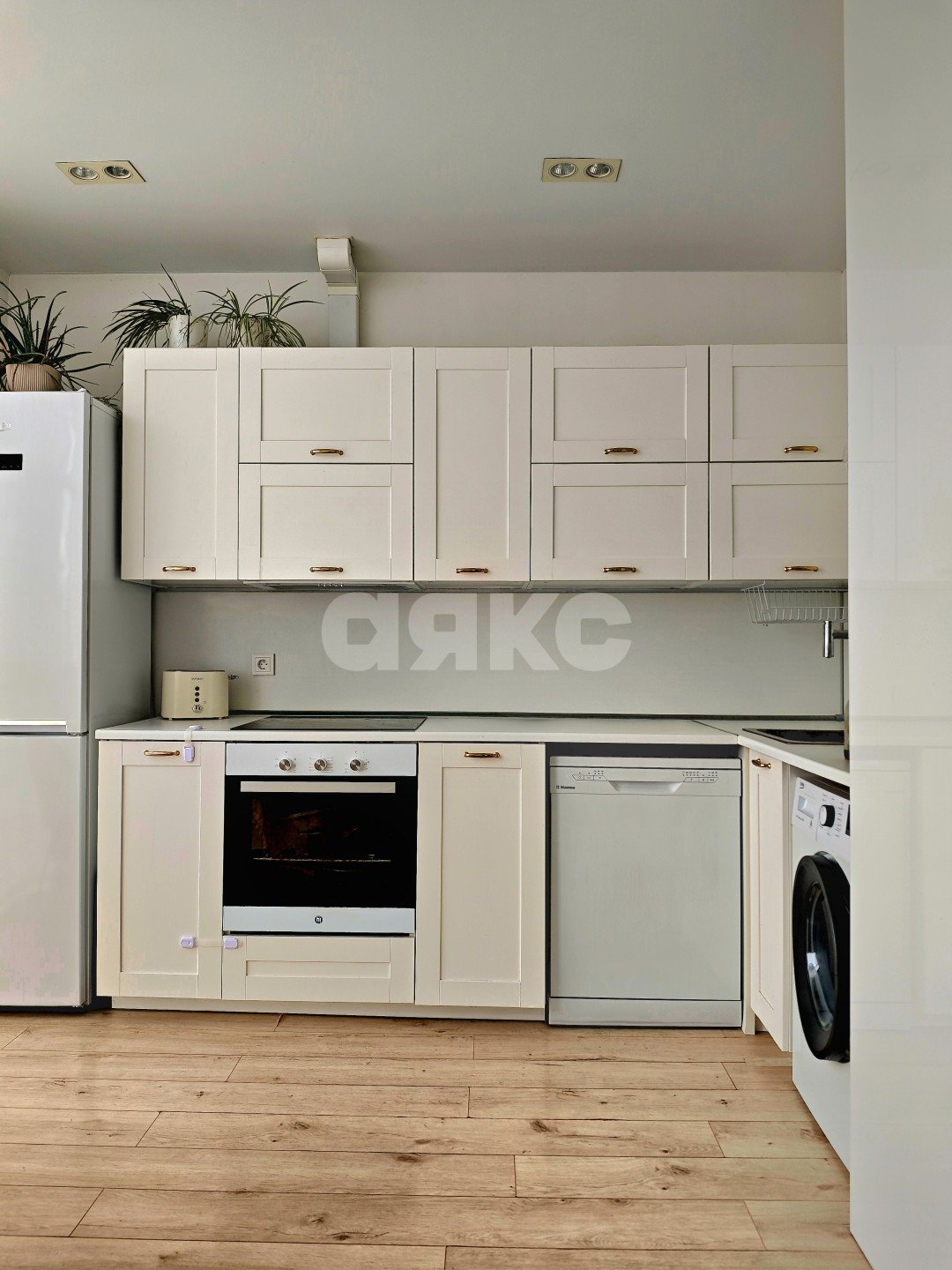 Фото №1: 3-комнатная квартира 54 м² - Сочи, Адлерский, Адлер, мкр. Голубые Дали, ул. Гастелло, 27Б