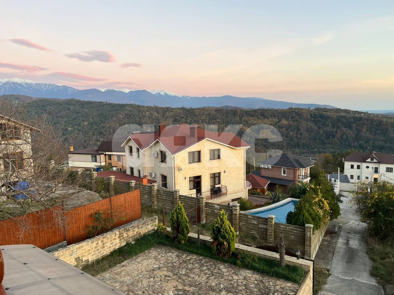 Фото №2: Дом 350 м² + 20 сот. - Высокое, р. Адлерский, ул. Брянская