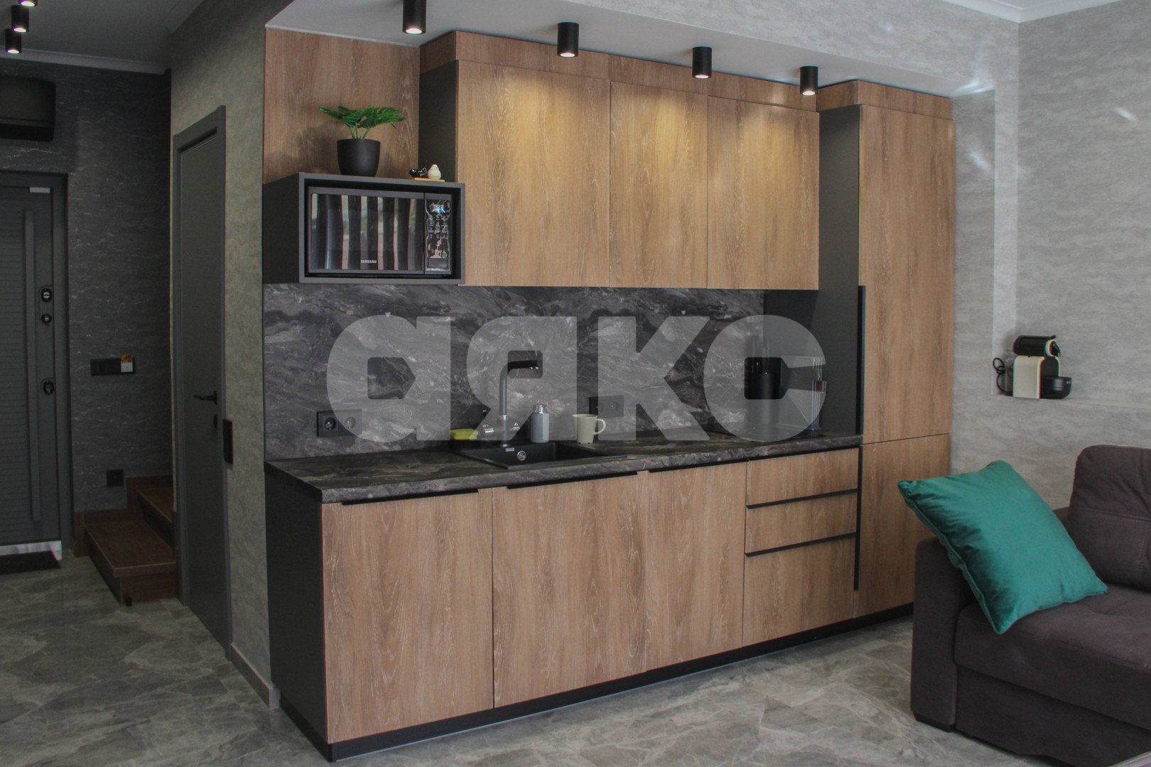 Фото №2: Часть дома 216 м² + 1.7 сот. - Красная Поляна, мкр. курорт Красная Поляна, ул. Защитников Кавказа, 80