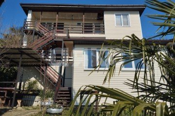 Фото №1: Дом 112 м² - Сочи, п. Лоо, ул. Таёжная, 21