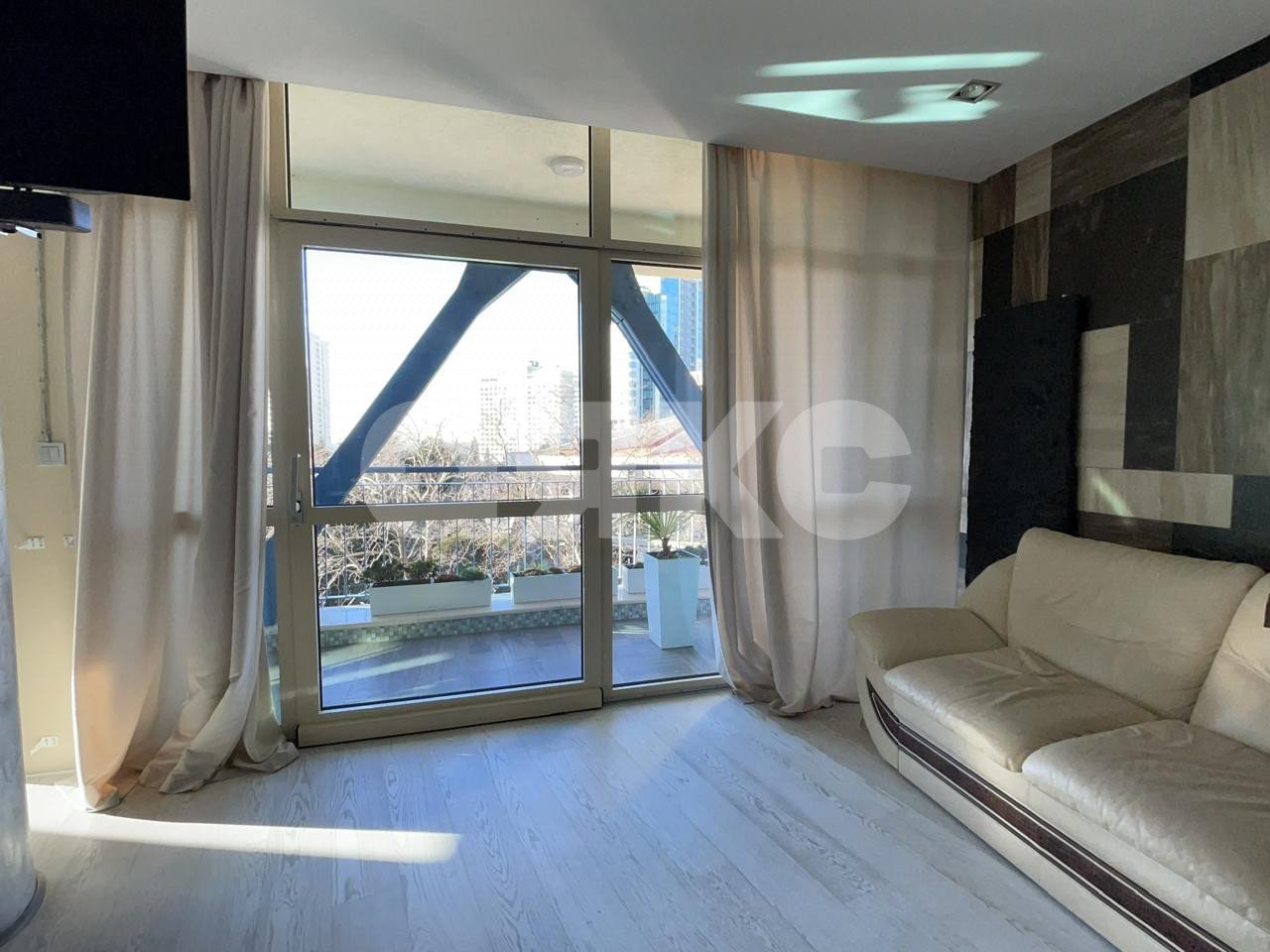 Фото №5: 4-комнатная квартира 150 м² - Сочи, Хостинский, мкр. Светлана, пр-кт Пушкина, 6