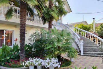 Фото №1: Дом 596 м² - Сочи, п. Вардане, ул. Львовская, 7/9Б