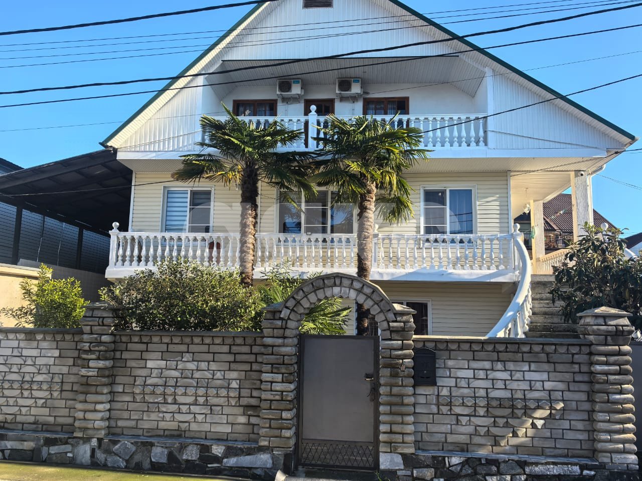 Фото №2: Дом 596 м² + 6.95 сот. - Сочи, Лазаревский, п. Вардане, ул. Львовская, 7/9Б