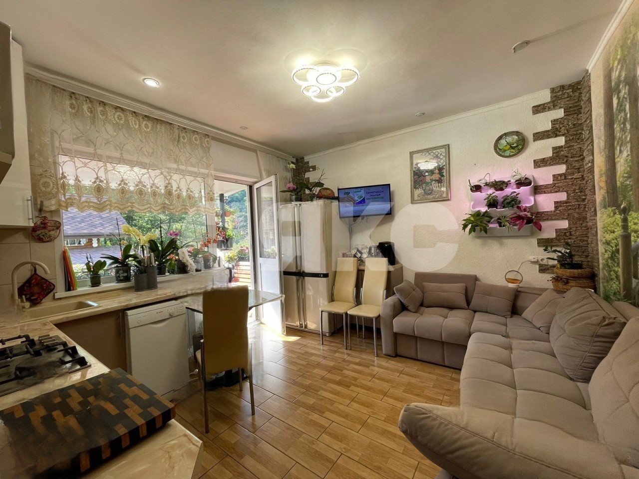 Фото №17: Дом 183 м² + 12 сот. - Барановка (Лазаревский район), р. Лазаревский, ул. Золотая, 25/3