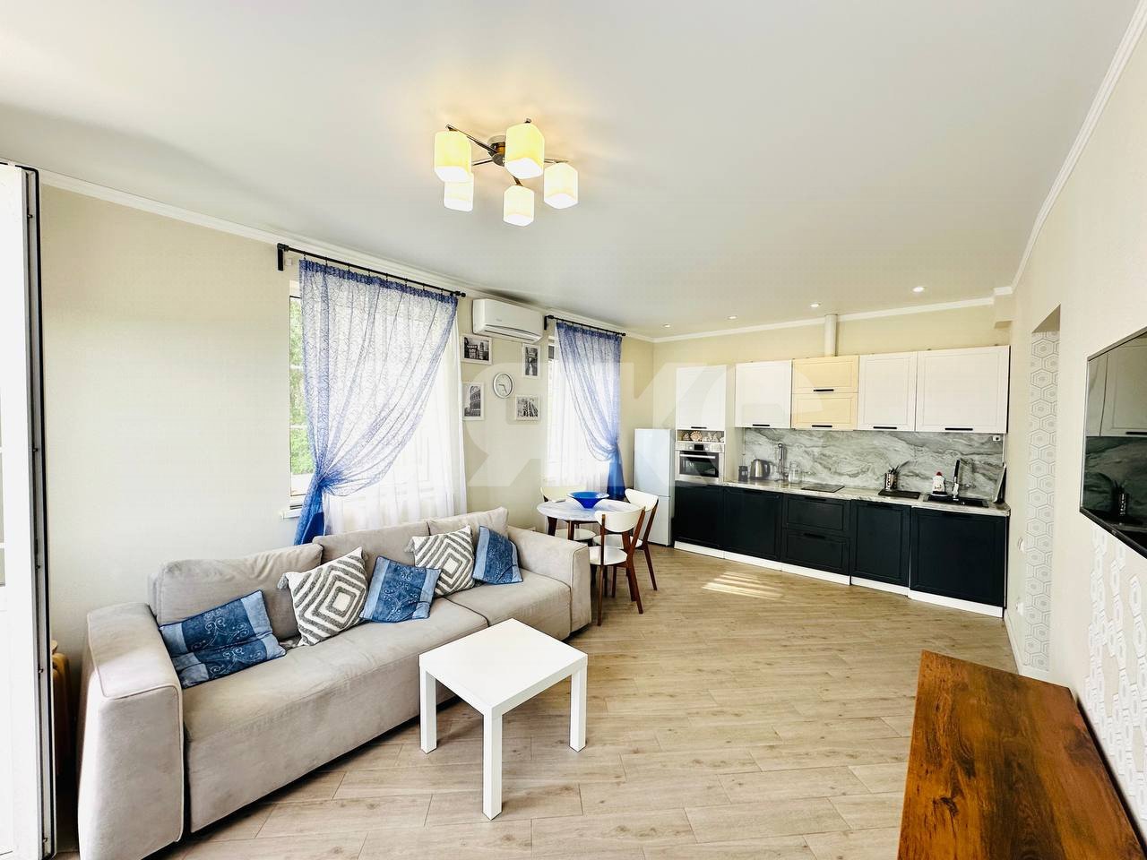 Фото №1: 2-комнатная квартира 57 м² - Сочи, Центральный, Мамайка, мкр. жилой комплекс Ямайка, ул. Ландышевая, 12/7