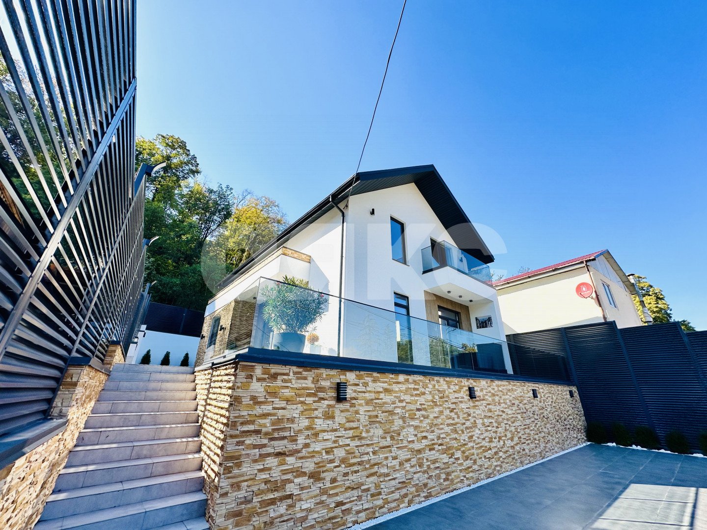 Фото №1: Дом 165 м² + 4 сот. - Сочи, р. Центральный, пер. Юртовский, 13А