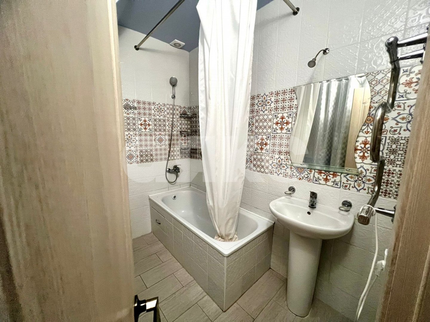 Фото №14: Студия 42 м² - Сочи, Адлерский, ж/р Адлер, ул. Троицкая, 33