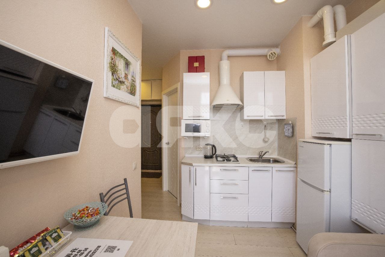 Фото №8: 1-комнатная квартира 28 м² - Сочи, Адлерский, Центральный, ж/р Адлер, ул. Лескова, 25