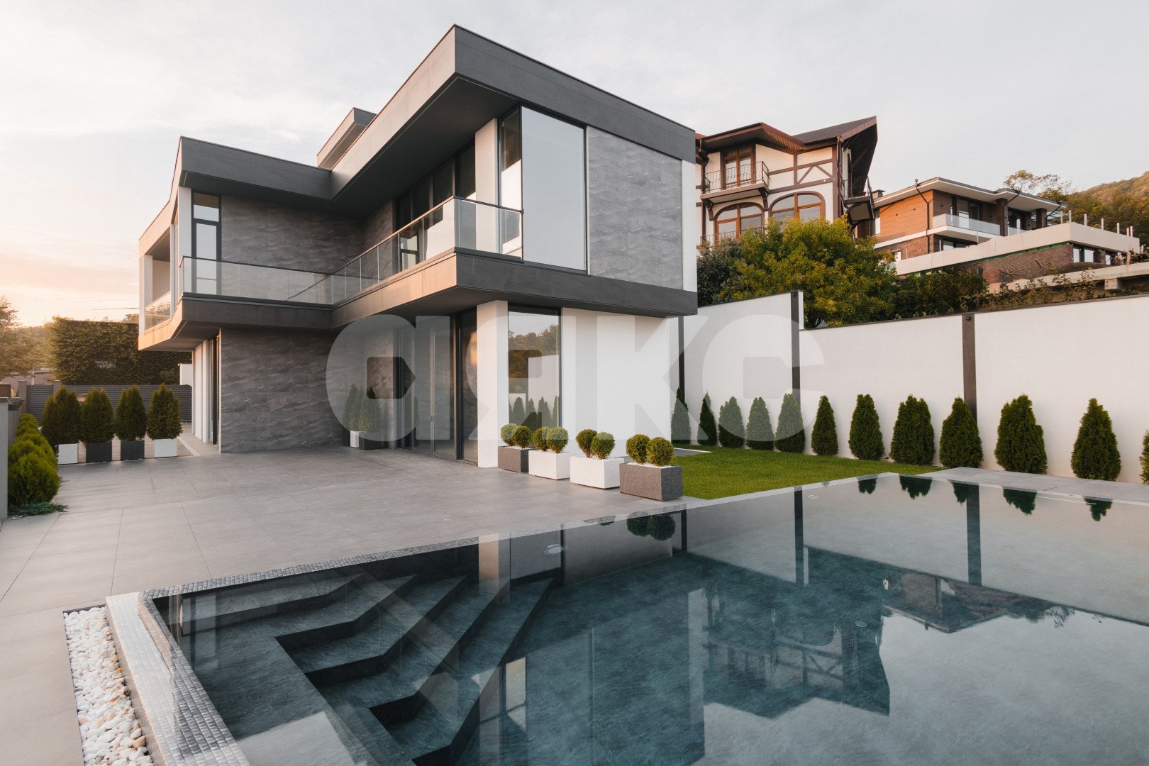 Фото №1: Дом 330 м² + 6.7 сот. - Сочи, Хостинский, ж/р Хоста, ул. Ручей Видный