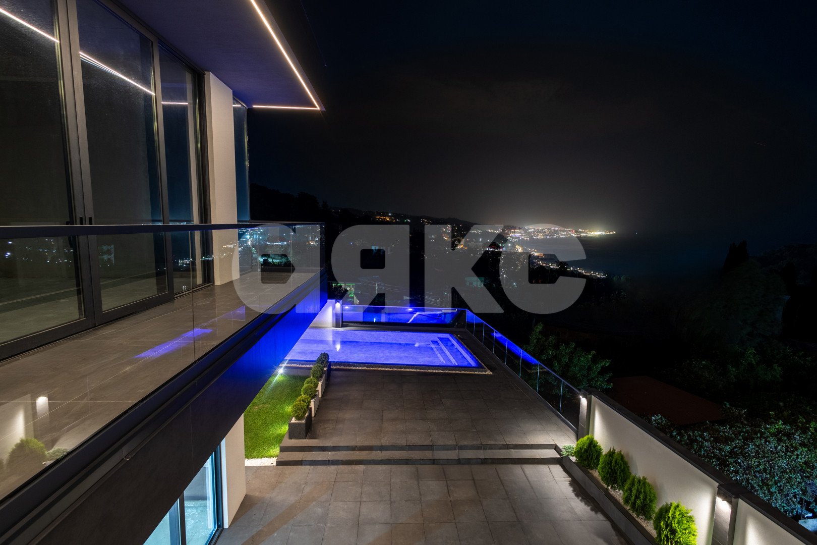 Фото №10: Дом 330 м² + 6.7 сот. - Сочи, Хостинский, ж/р Хоста, ул. Ручей Видный