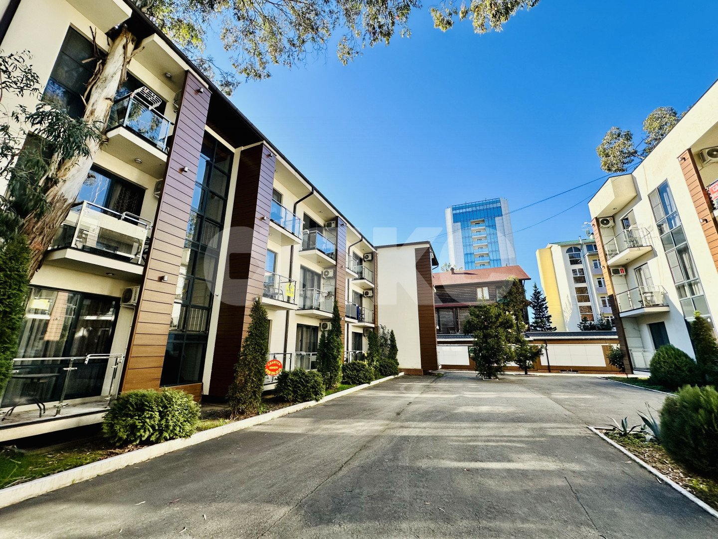 Фото №2: Апартаменты 26 м² - Сочи, Адлерский, Адлер, Курортный Городок, мкр. жилой комплекс Мадрид Парк-2, ул. Ленина, 219А/1