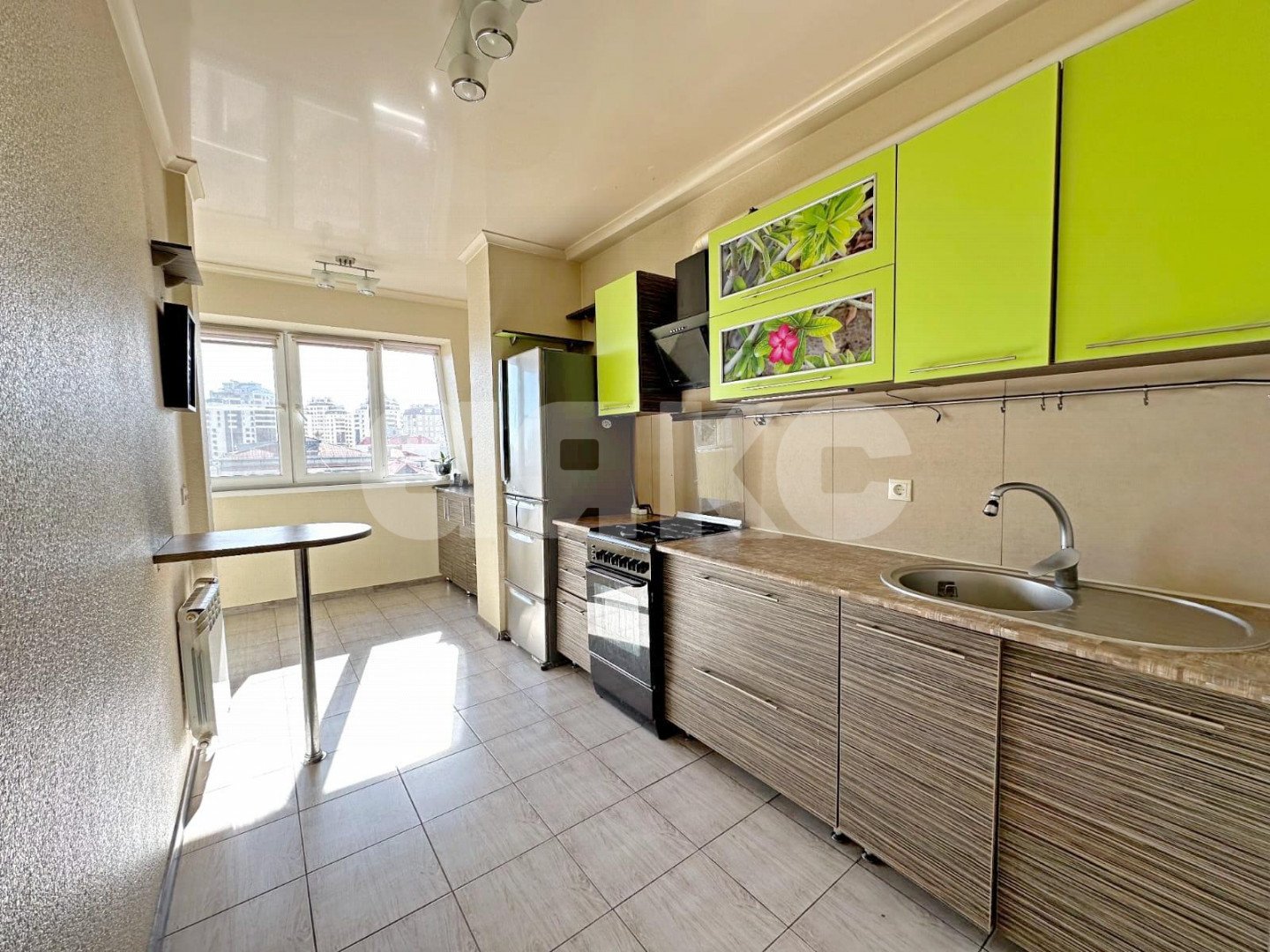 Фото №1: 3-комнатная квартира 82 м² - Сочи, Центральный, мкр. Гагарина, ул. Красноармейская, 13Б