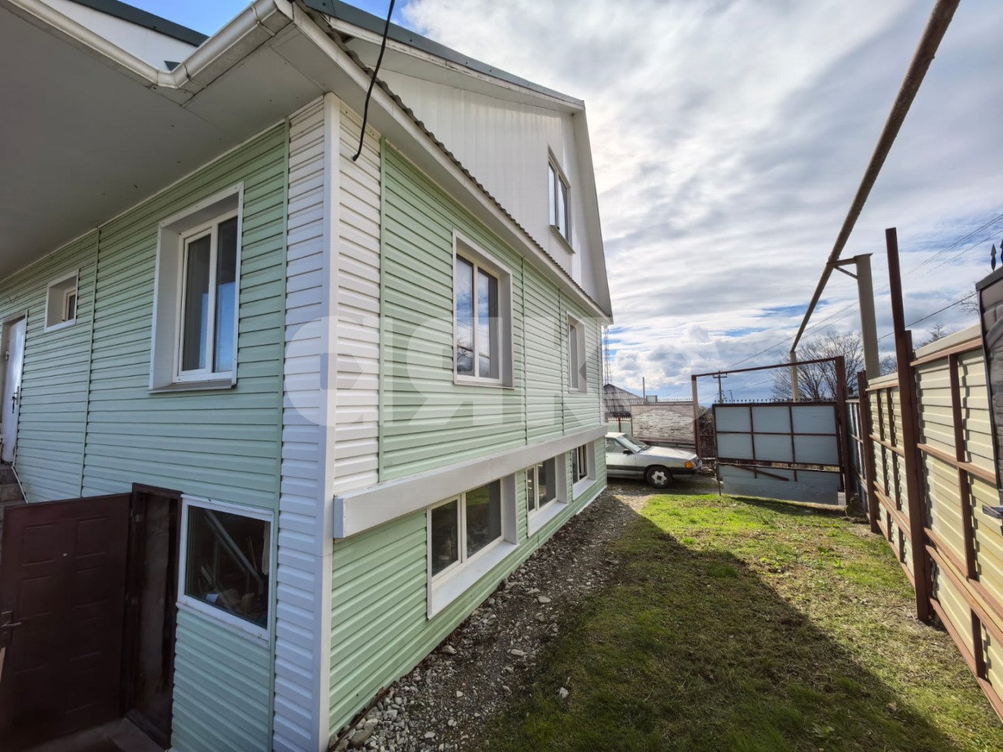 Фото №1: Дом 281 м² + 9 сот. - Верхнеякорная Щель, р. Лазаревский, ул. Арташатская, 35