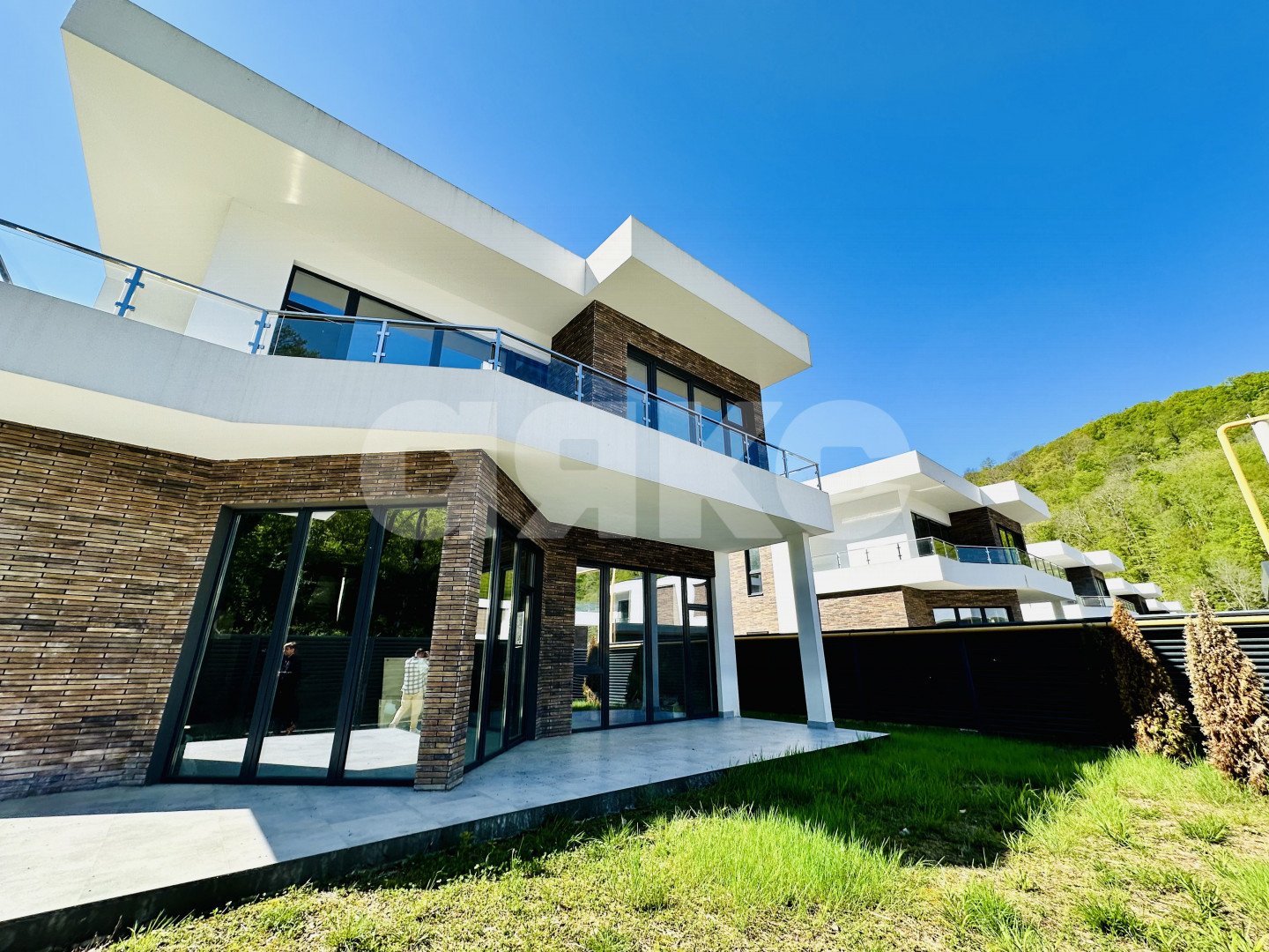 Фото №1: Дом 220 м² + 4.5 сот. - Ордынка, р. Лазаревский