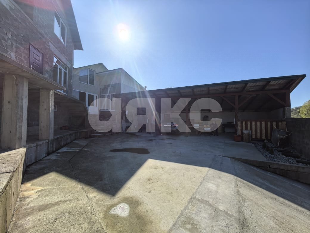 Фото №1: Дом 220 м² + 5 сот. - Сочи, Лазаревский, мкр. Нижняя Хобза, ул. Пожарского, 6