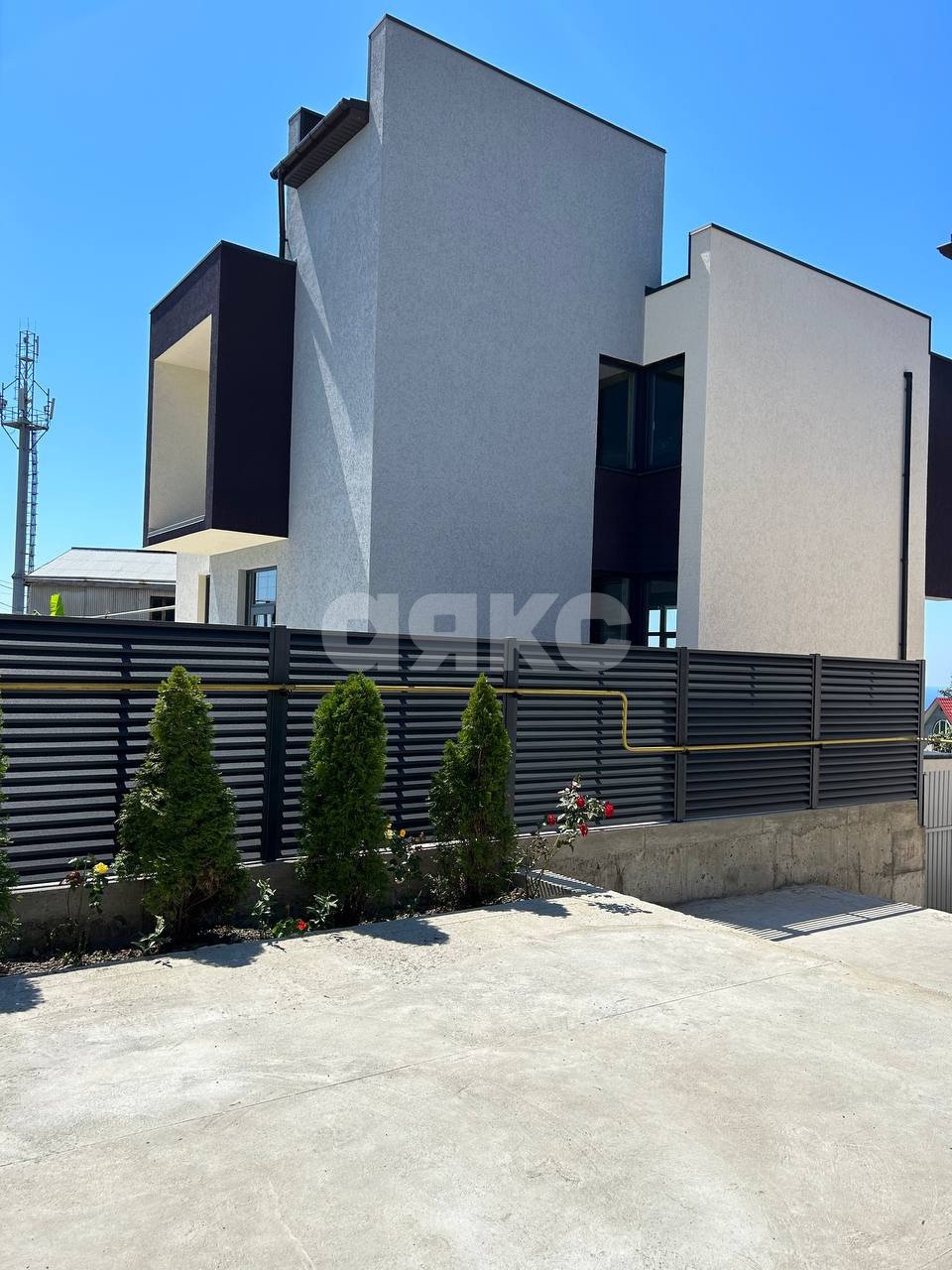 Фото №1: Дом 220 м² + 4 сот. - Сочи, Лазаревский, мкр. ЖСТ Слава, 75А