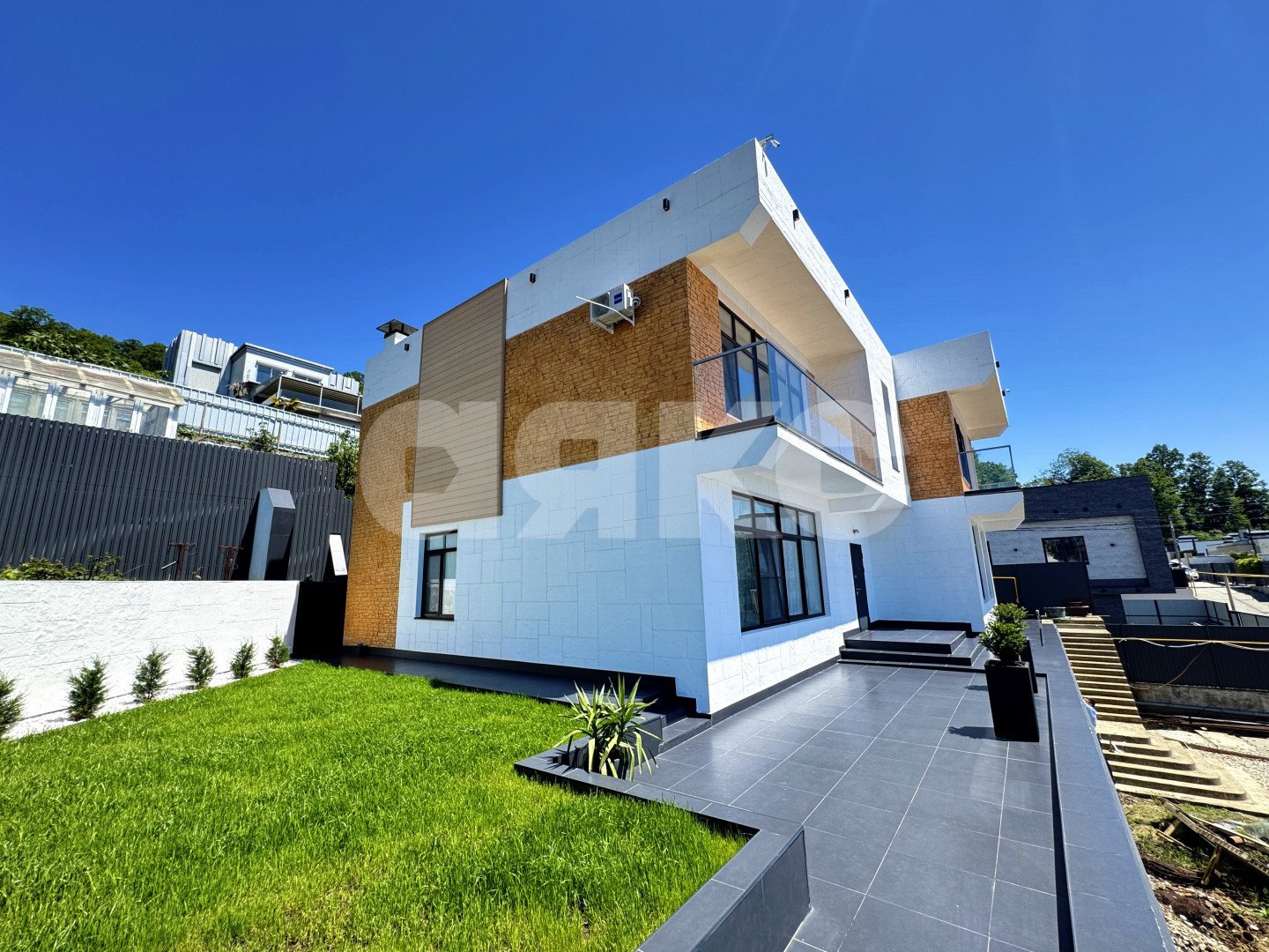 Фото №1: Дом 290 м² + 9.15 сот. - Сочи, Хостинский, ж/р Хоста, 23