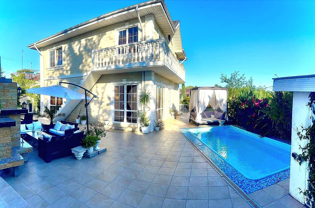 Фото №1: Дом 210 м² + 10 сот. - Черешня, р. Адлерский, ул. Владимировская, 66