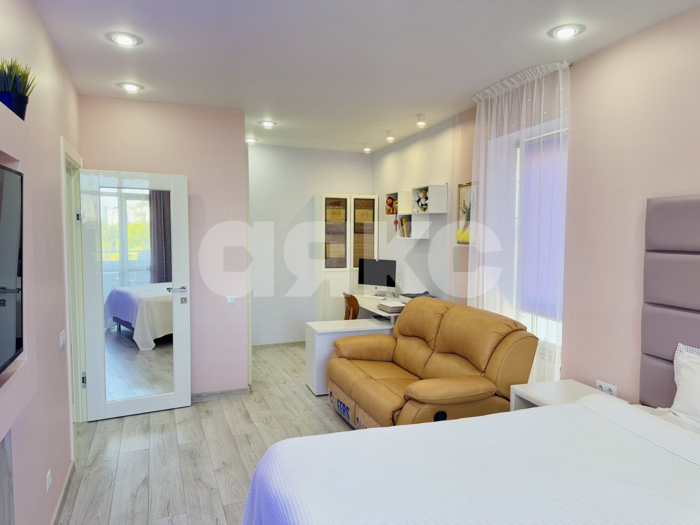 Фото №17: 3-комнатная квартира 120 м² - Сочи, Хостинский, мкр. Светлана, ул. Депутатская, 10