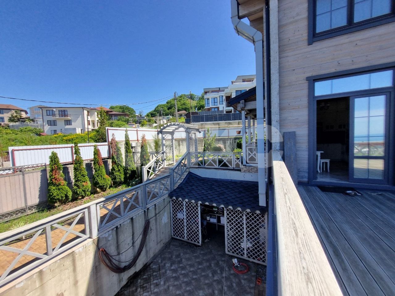 Фото №2: Дом 311 м² + 5.5 сот. - Верхневесёлое, р. Адлерский, ул. Ворошиловградская