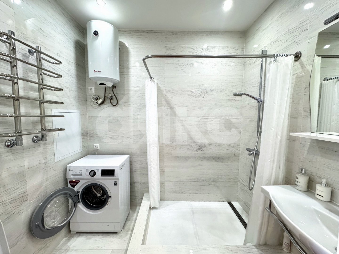 Фото №8: 2-комнатная квартира 55 м² - Сочи, Хостинский, мкр. Светлана, ул. Депутатская, 10