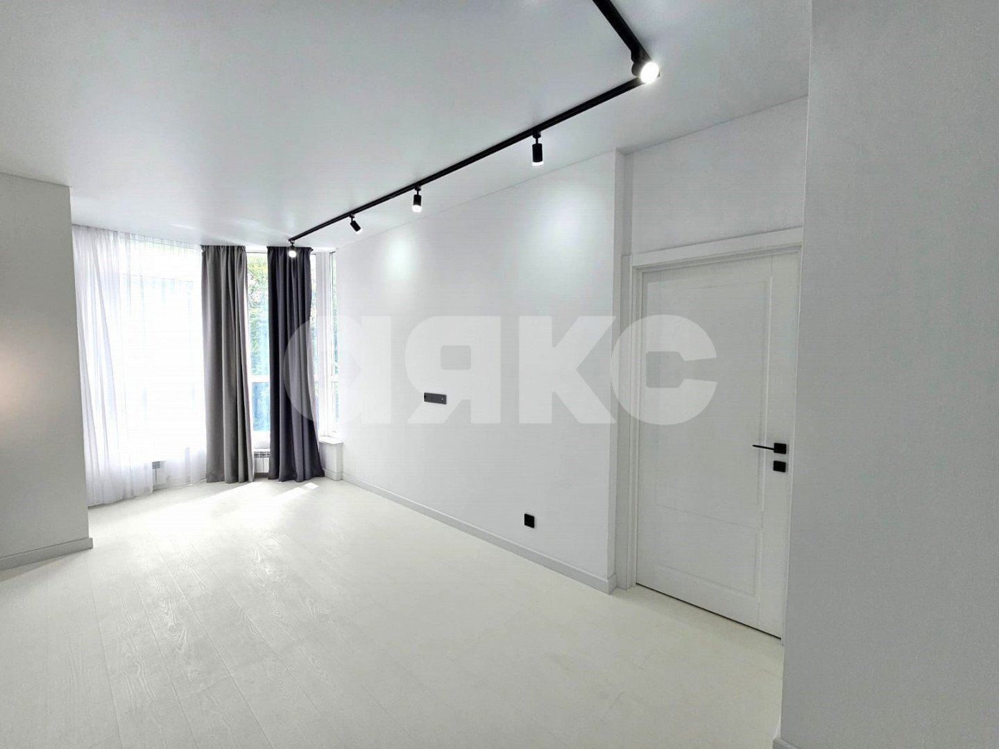 Фото №2: 1-комнатная квартира 46 м² - Сочи, Хостинский, мкр. Яна Фабрициуса, ул. Яна Фабрициуса, 2/23М