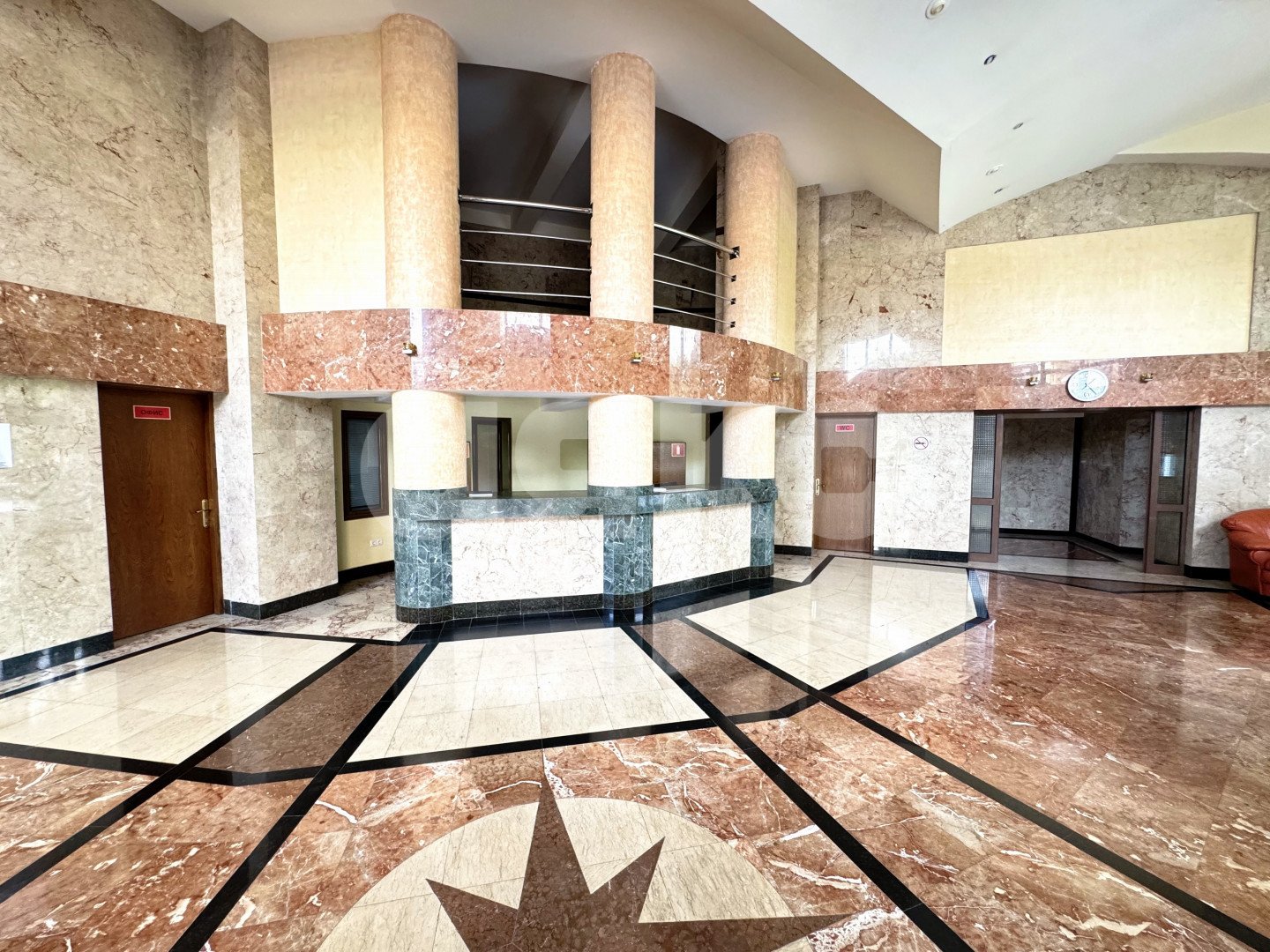 Фото №37: 3-комнатная квартира 175 м² - Сочи, Хостинский, мкр. Светлана, пр-кт Пушкина, 5А