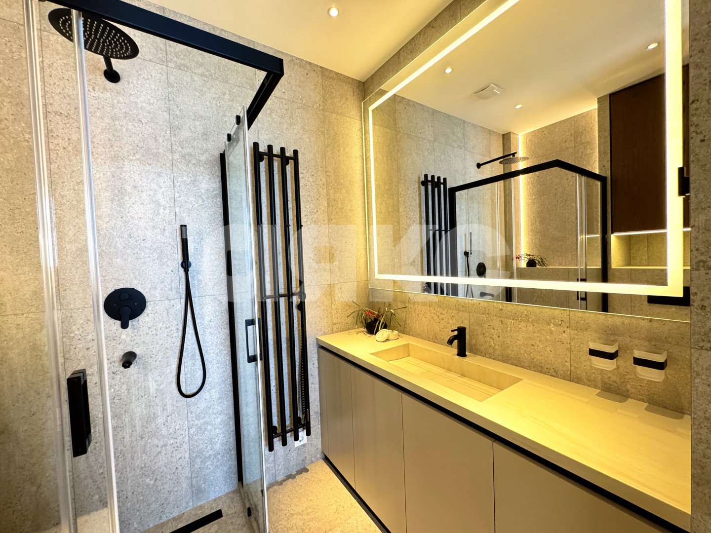 Фото №26: 3-комнатная квартира 175 м² - Сочи, Хостинский, мкр. Светлана, пр-кт Пушкина, 5А