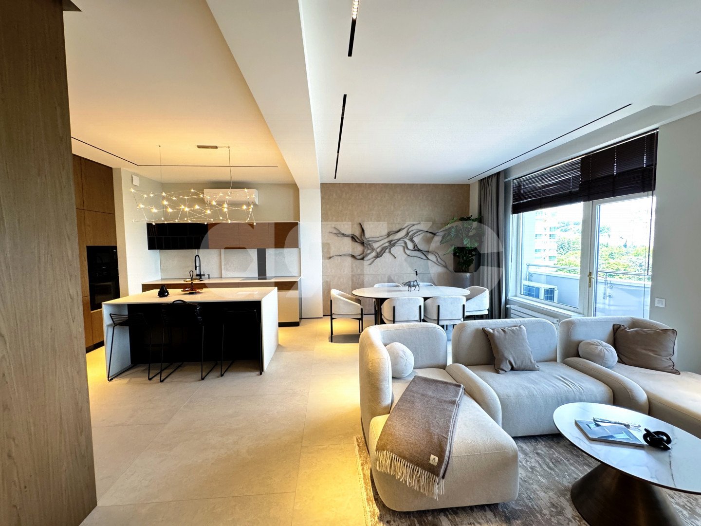 Фото №1: 3-комнатная квартира 175 м² - Сочи, Хостинский, мкр. Светлана, пр-кт Пушкина, 5А