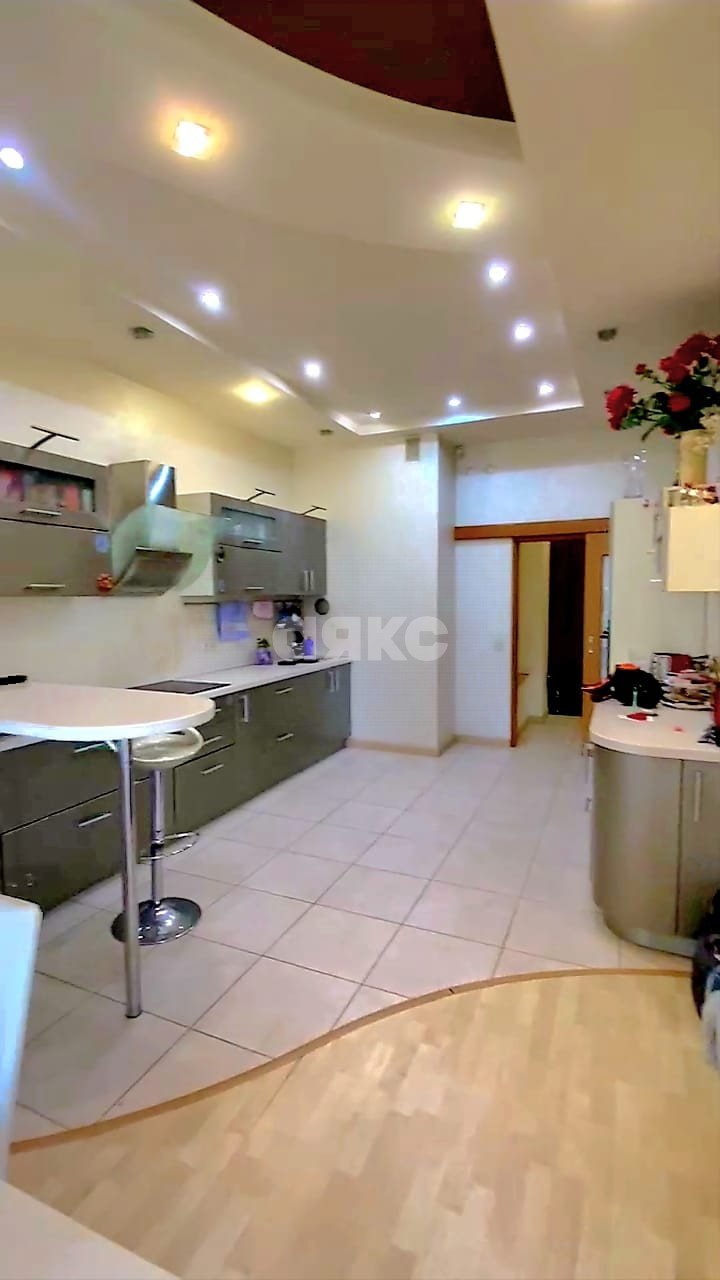 Фото №10: 3-комнатная квартира 123 м² - Сочи, р. Центральный, ул. Войкова, 35