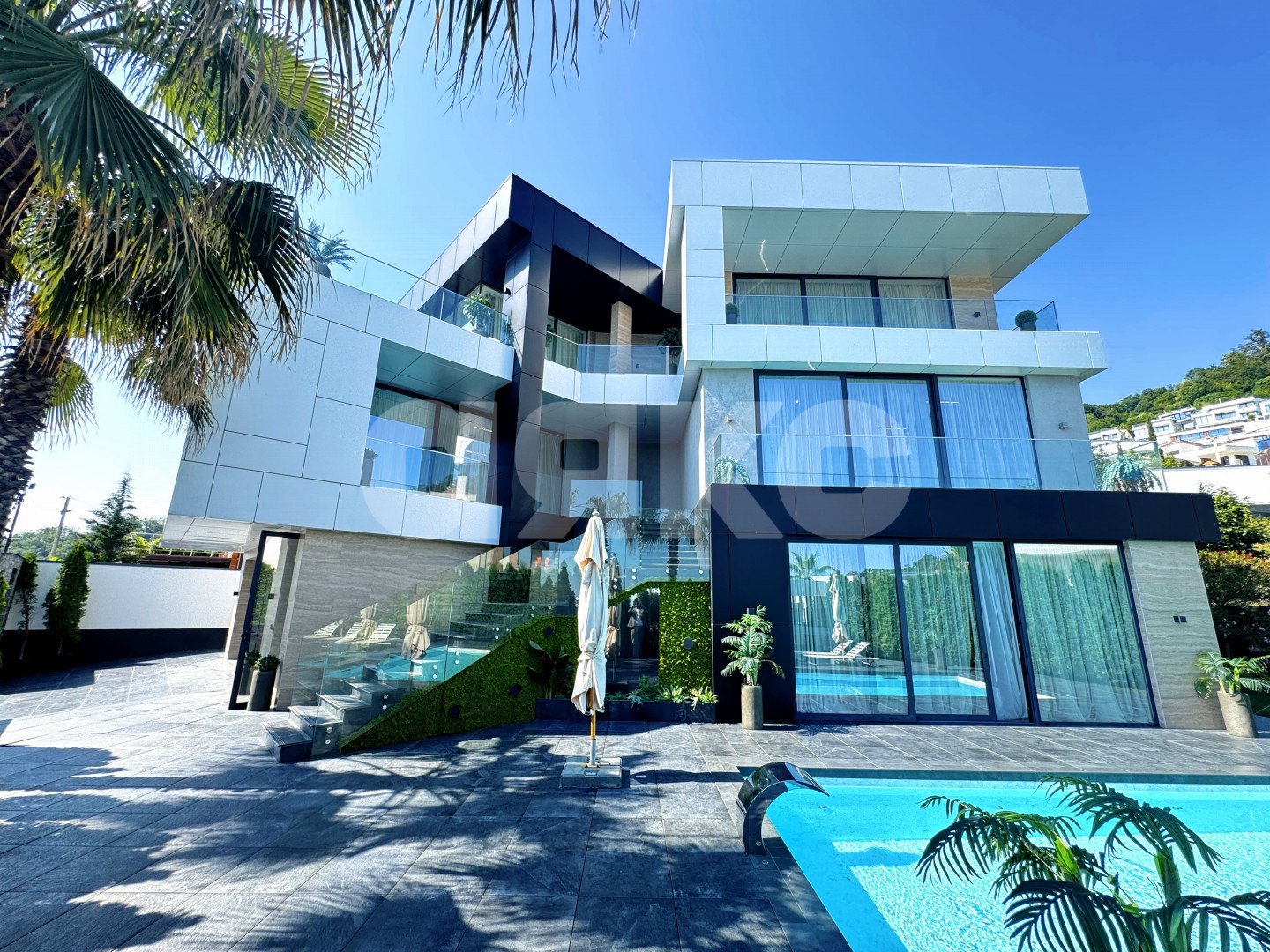 Фото №2: Дом 840 м² + 10 сот. - Сочи, Хостинский, Хоста, п. коттеджный  Горки-11, ул. Ручей Видный, 76