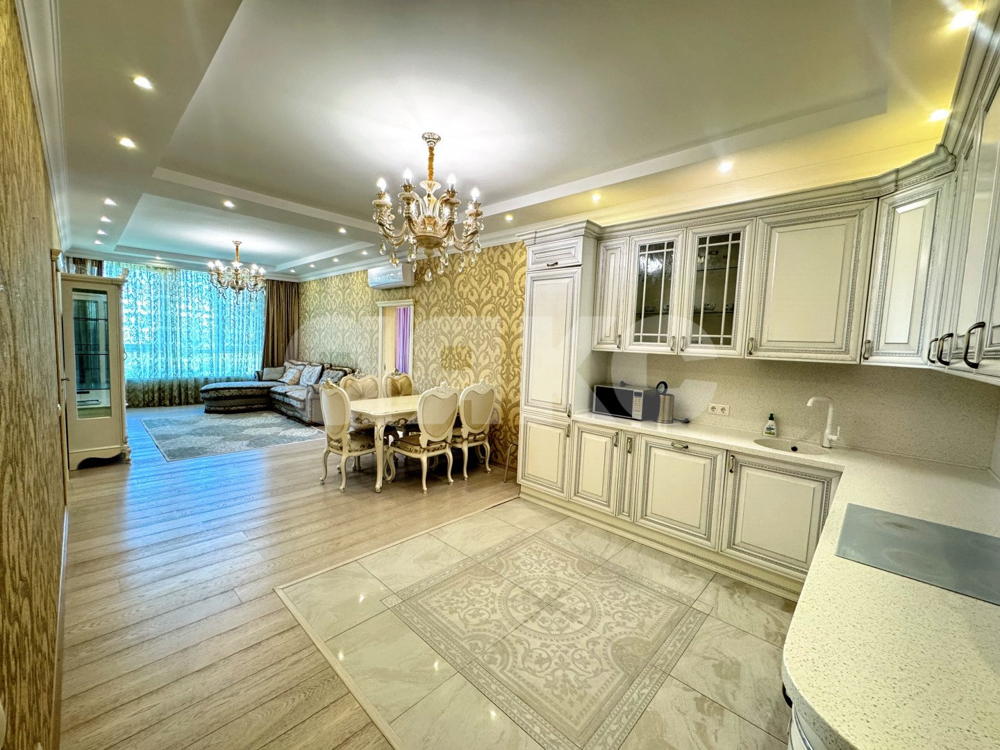 Фото №1: 3-комнатная квартира 120 м² - Сочи, Хостинский, мкр. Светлана, ул. Гагринская, 10