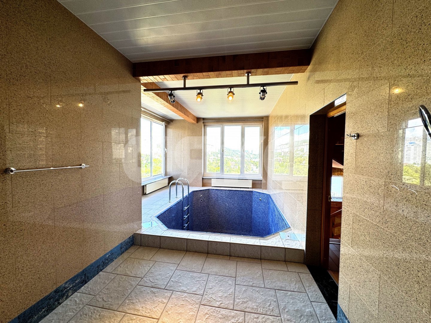 Фото №25: 5+-комнатная квартира 600 м² - Сочи, Хостинский, мкр. Светлана, ул. Депутатская, 2