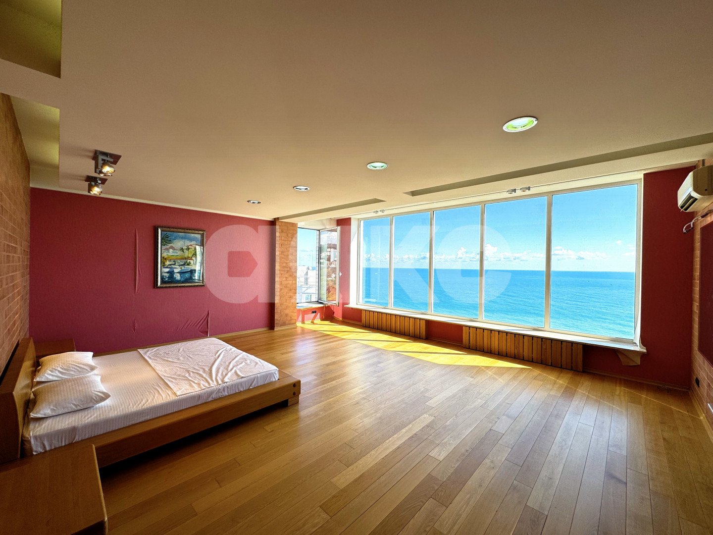 Фото №1: 5+-комнатная квартира 600 м² - Сочи, Хостинский, мкр. Светлана, ул. Депутатская, 2