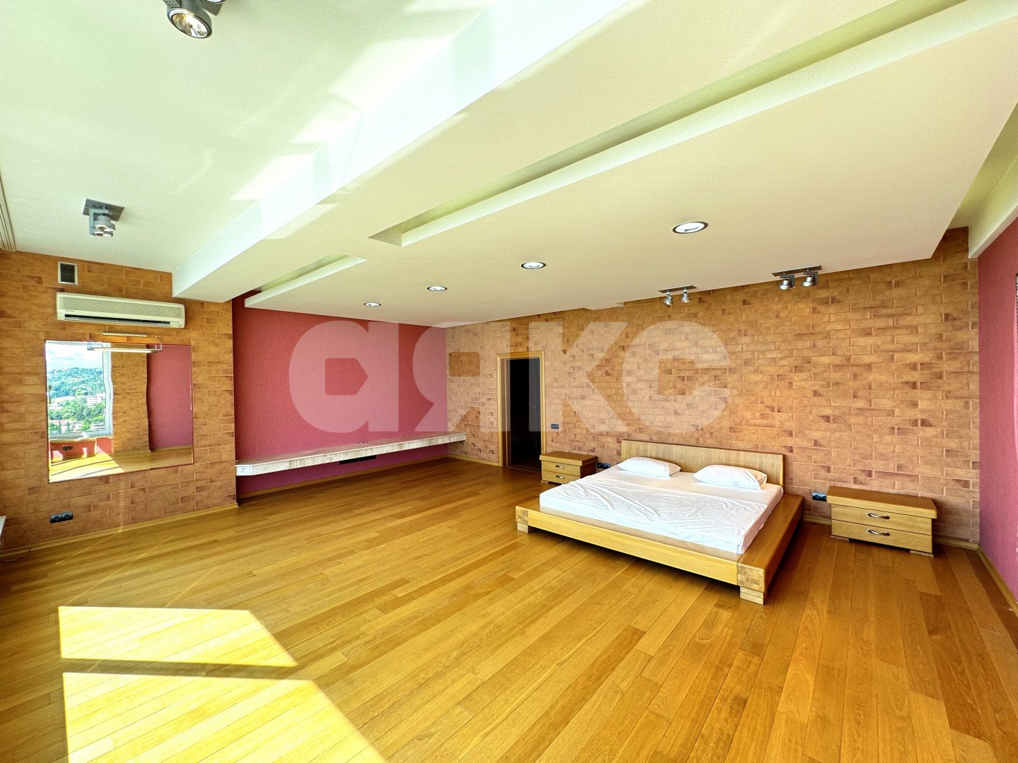 Фото №20: 5+-комнатная квартира 600 м² - Сочи, Хостинский, мкр. Светлана, ул. Депутатская, 2