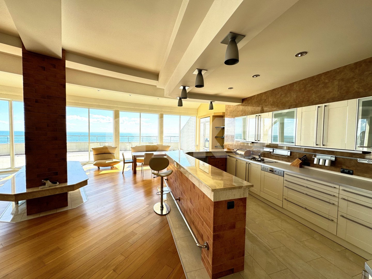 Фото №3: 5+-комнатная квартира 600 м² - Сочи, Хостинский, мкр. Светлана, ул. Депутатская, 2