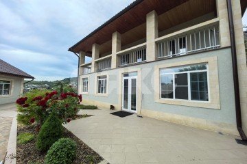 Фото №1: Дом 240 м² - Горное Лоо, р. Лазаревский, ул. Обзорная, 15