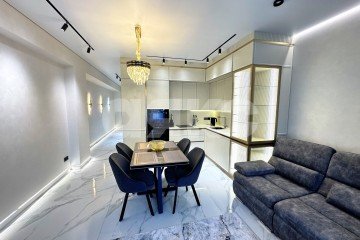 Фото №1: 2-комнатная квартира 64 м² - Сочи, мкр. Светлана, ул. Гагринская, 3/8