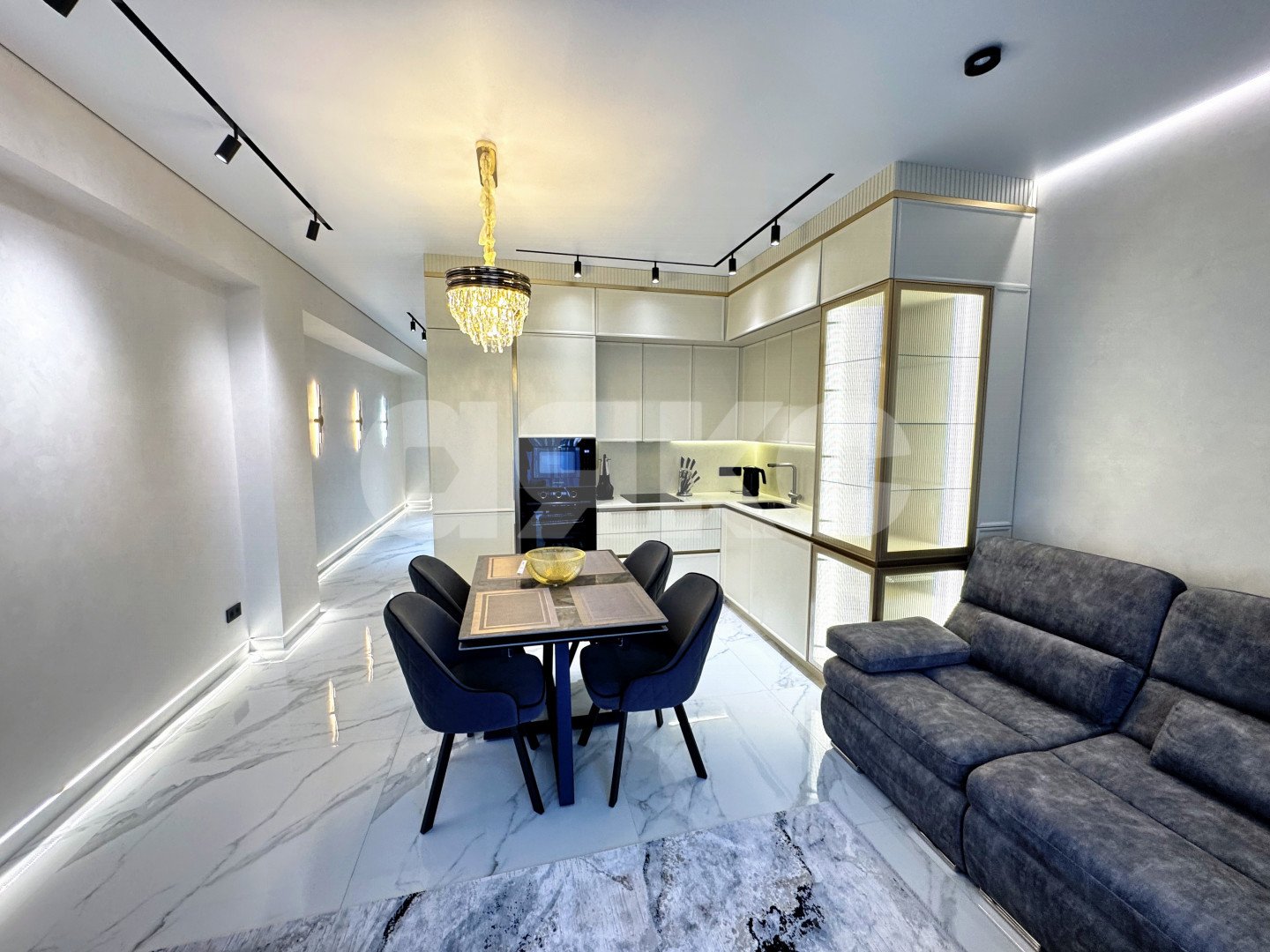 Фото №1: 2-комнатная квартира 64 м² - Сочи, Хостинский, мкр. Светлана, ул. Гагринская, 3/8