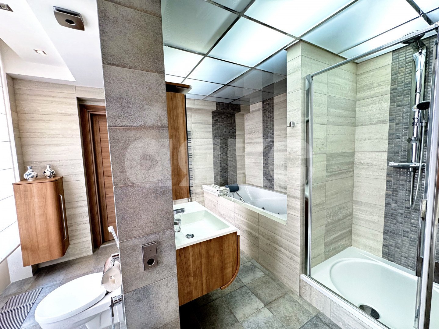 Фото №16: 4-комнатная квартира 580 м² - Сочи, Хостинский, мкр. Светлана, ул. Депутатская, 2