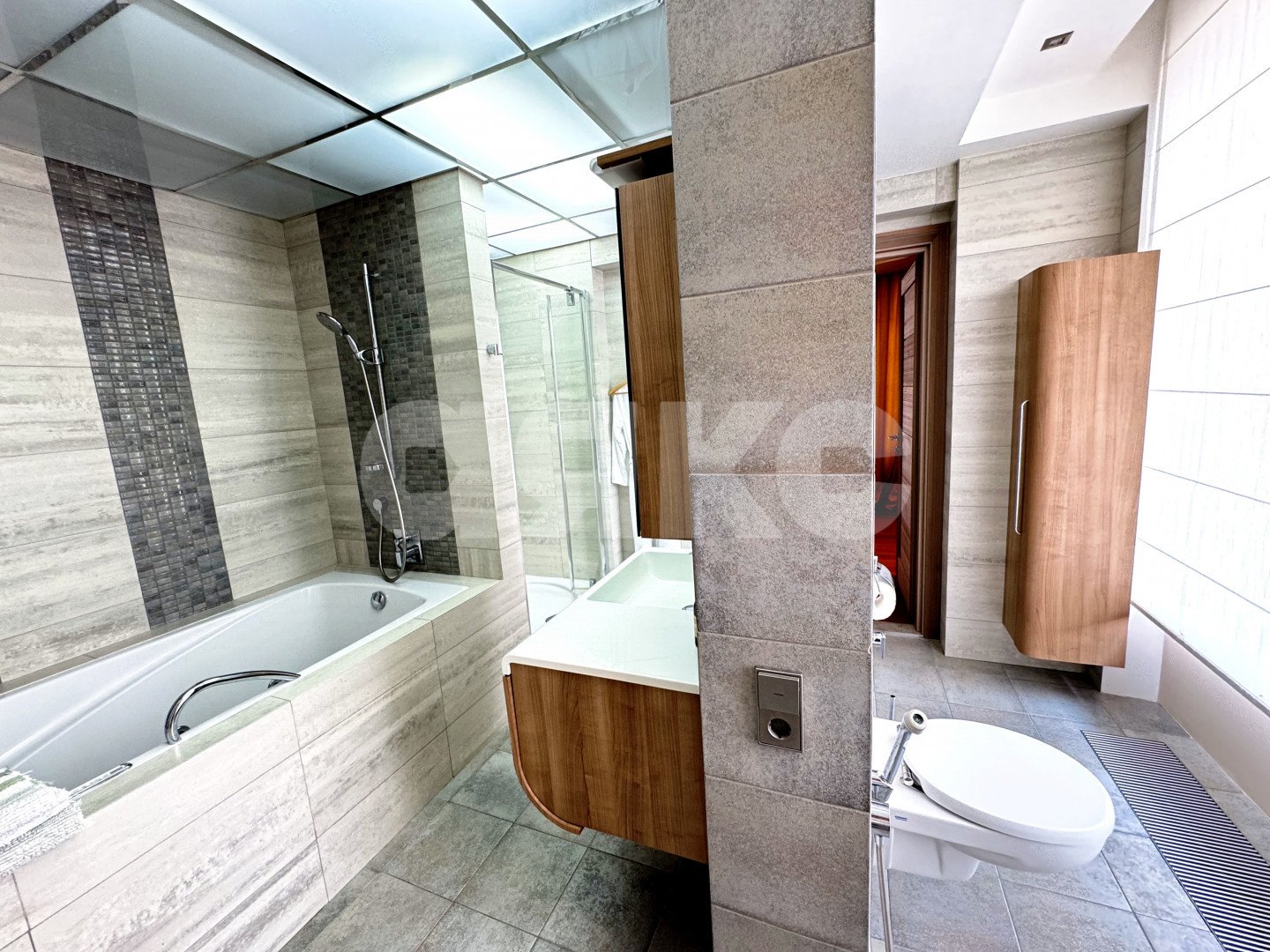 Фото №14: 4-комнатная квартира 580 м² - Сочи, Хостинский, мкр. Светлана, ул. Депутатская, 2