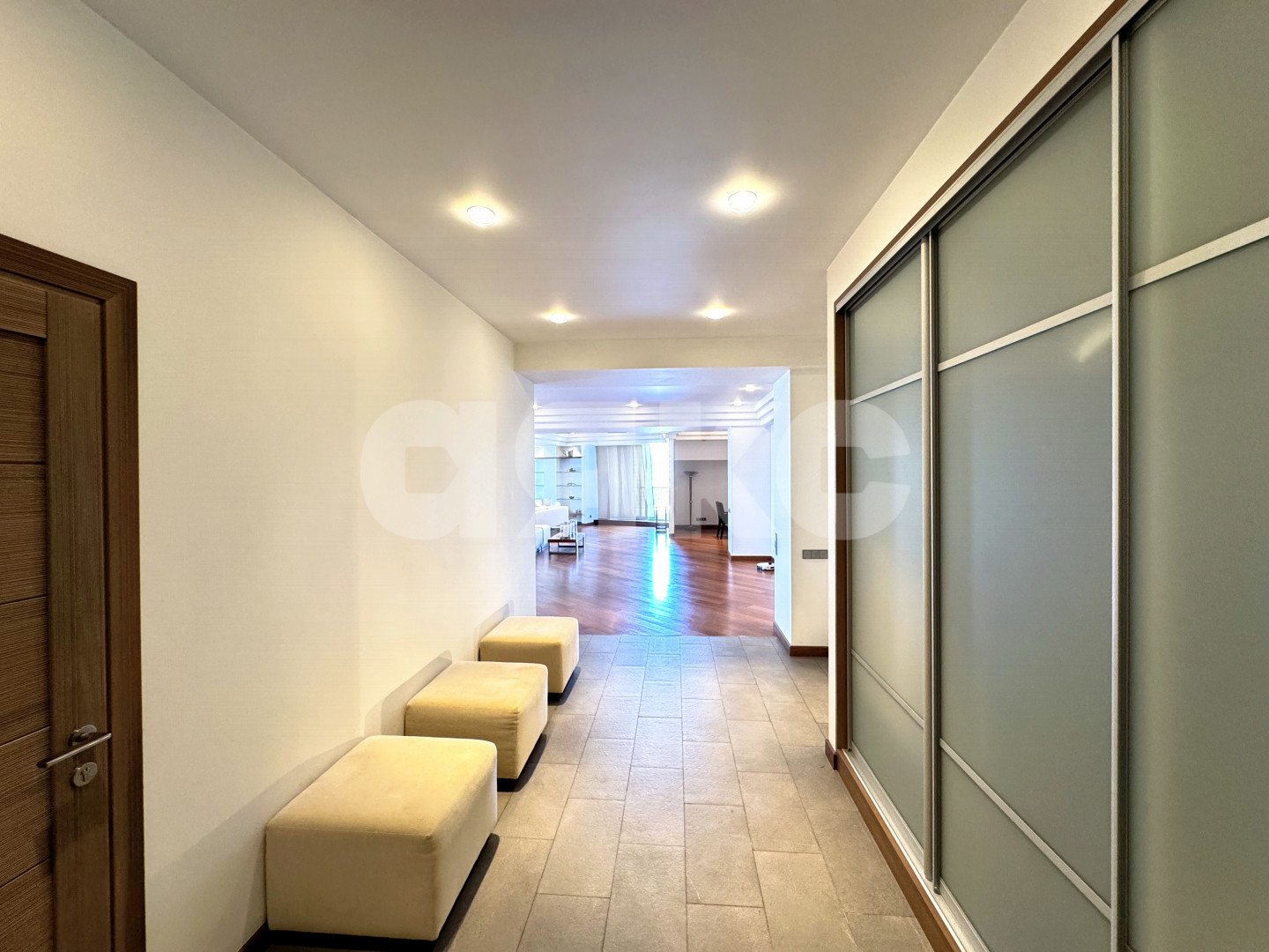 Фото №13: 4-комнатная квартира 580 м² - Сочи, Хостинский, мкр. Светлана, ул. Депутатская, 2