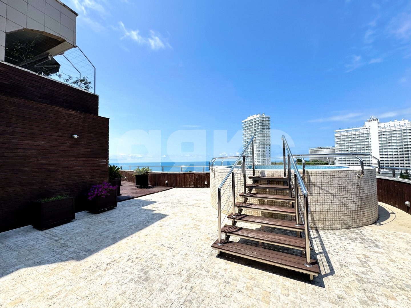 Фото №24: 4-комнатная квартира 580 м² - Сочи, Хостинский, мкр. Светлана, ул. Депутатская, 2