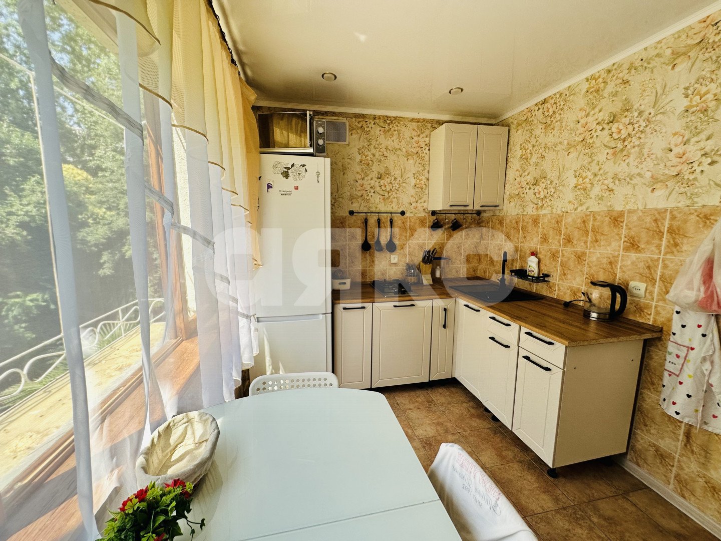 Фото №3: 2-комнатная квартира 54 м² - Сочи, Центральный, Гагарина, мкр. Новый Сочи, ул. Цюрупы, 8