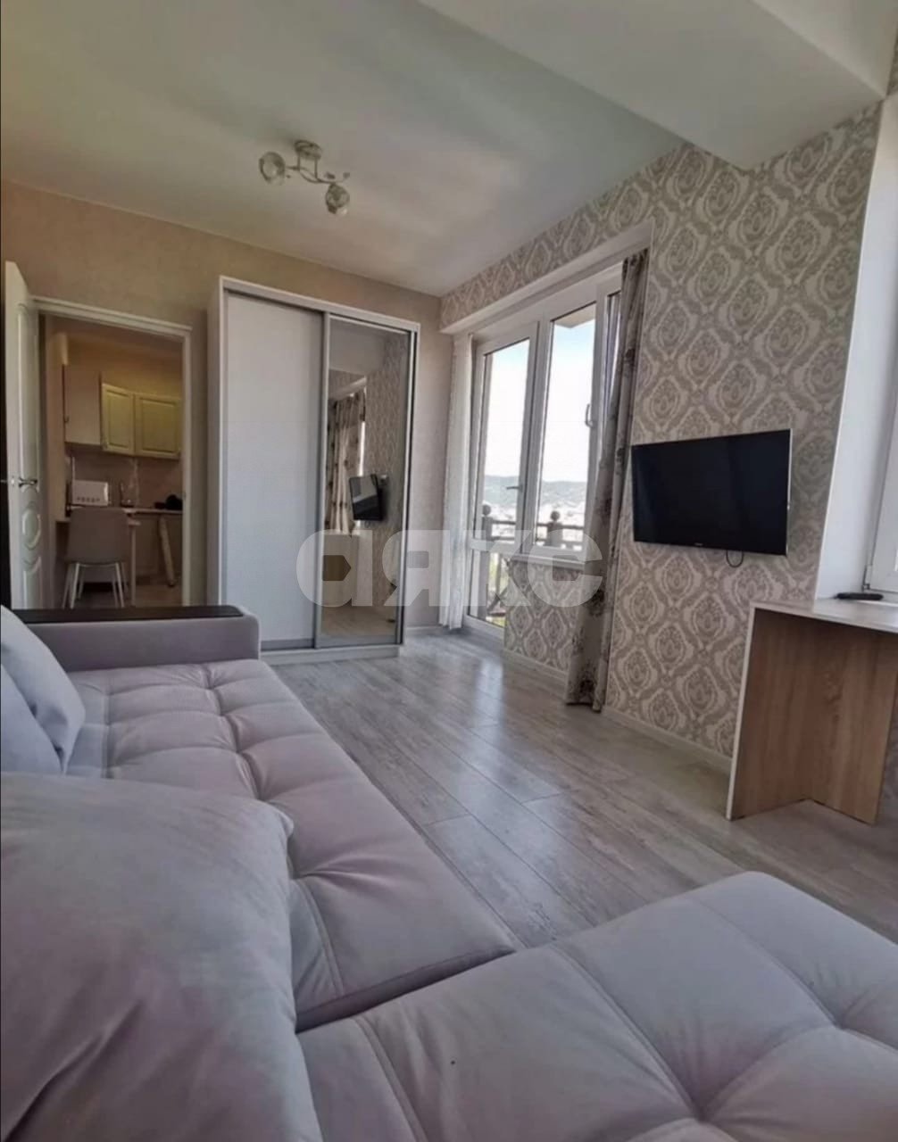 Фото №1: 1-комнатная квартира 36 м² - Сочи, Гагарина, Новый Сочи, Центральный, мкр. Заречный, ул. Цюрупы, 34