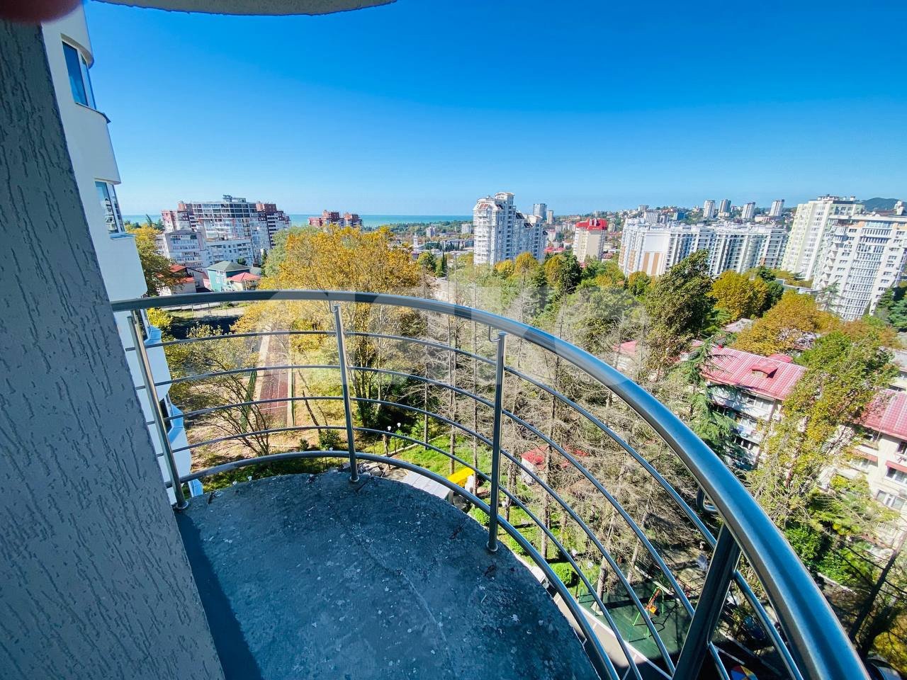 Фото №2: 2-комнатная квартира 62 м² - Сочи, Центральный, Завокзальный, мкр. жилой комплекс Туапсинский, ул. Туапсинская, 19