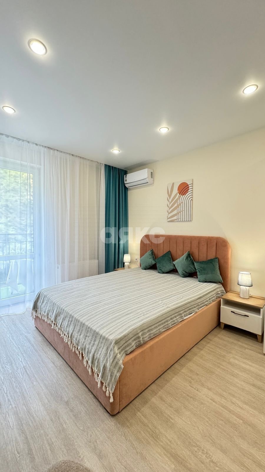 Фото №2: 1-комнатная квартира 28 м² - Сочи, Адлерский, Кудепста, мкр. жилой комплекс Летний, ул. Искры, 88